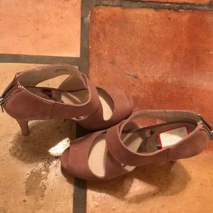Michael Kors Elena heels - never worn